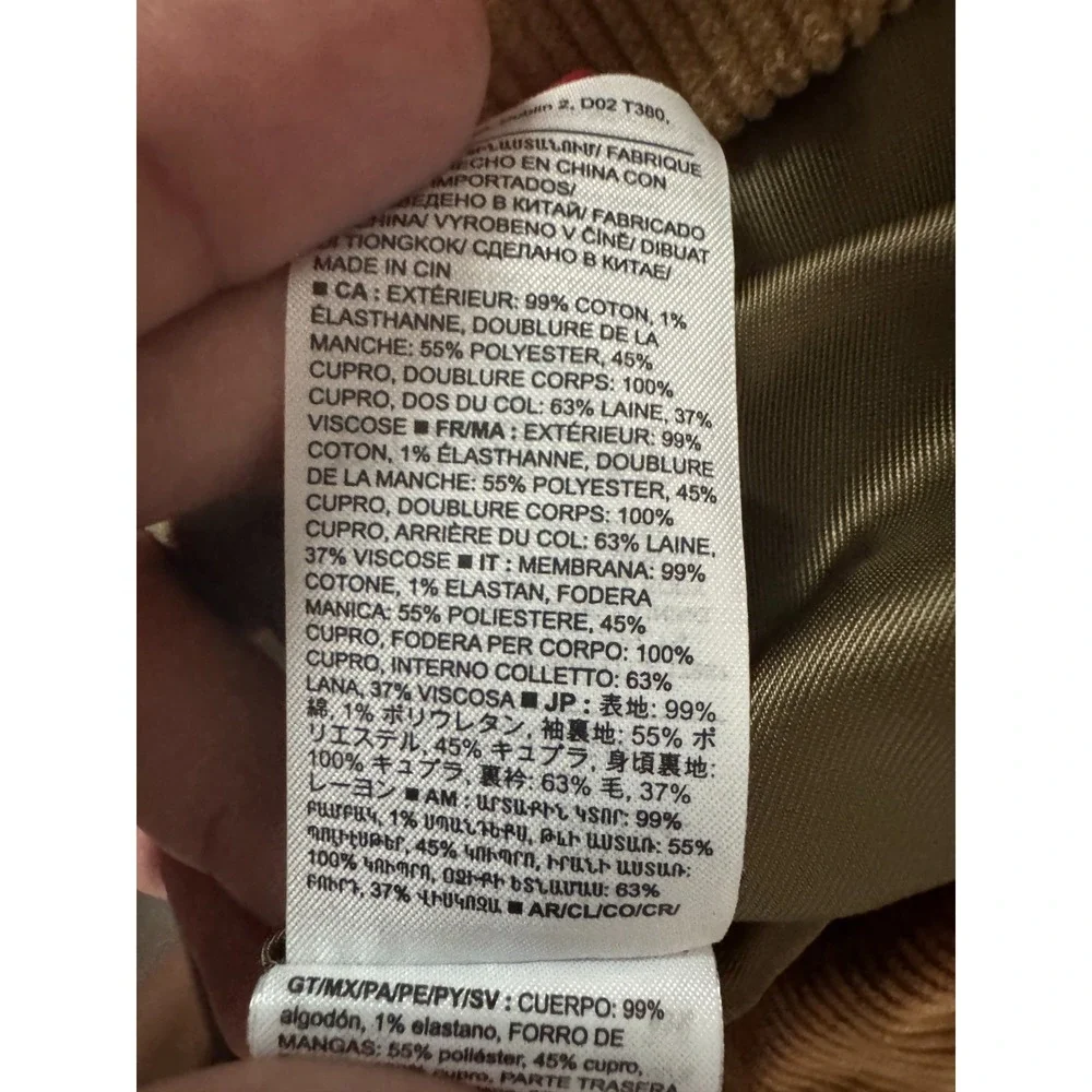 Banana Republic details brand